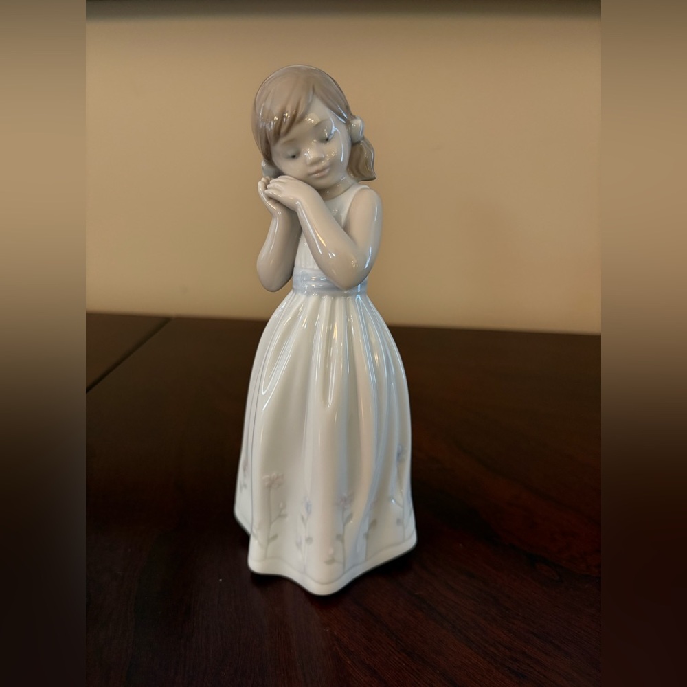 “My Sweet Princess” Lladro Porcelain Figurine